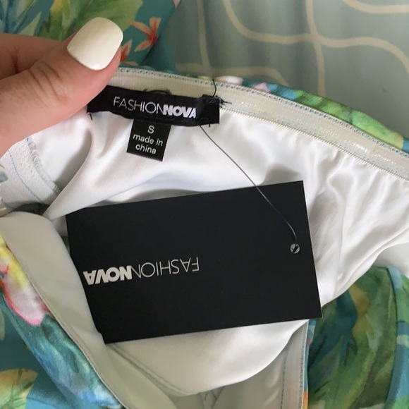 Tropical pattern romper - Picture 8 of 8